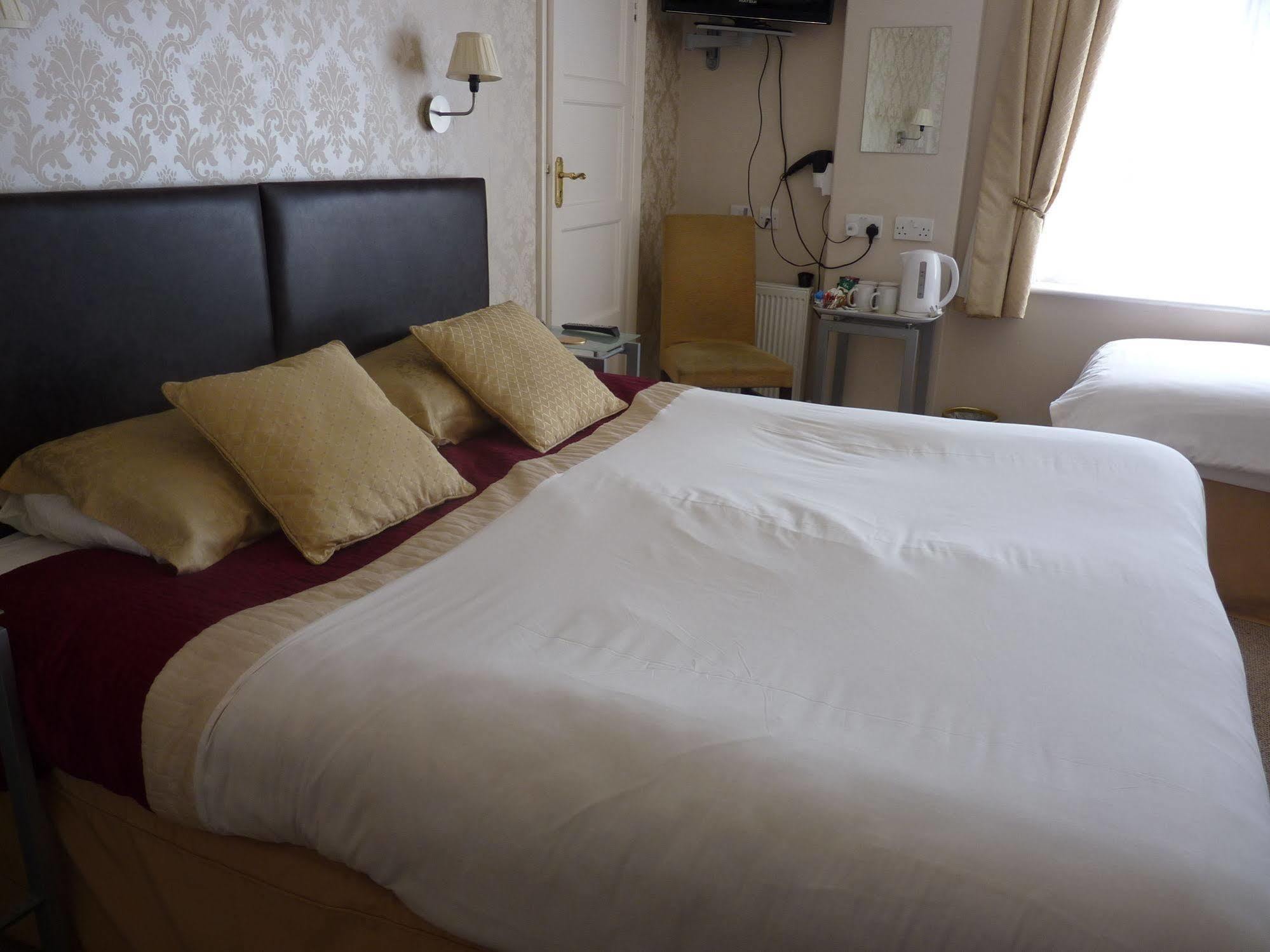 Newport Quay Bed and Breakfast Εξωτερικό φωτογραφία
