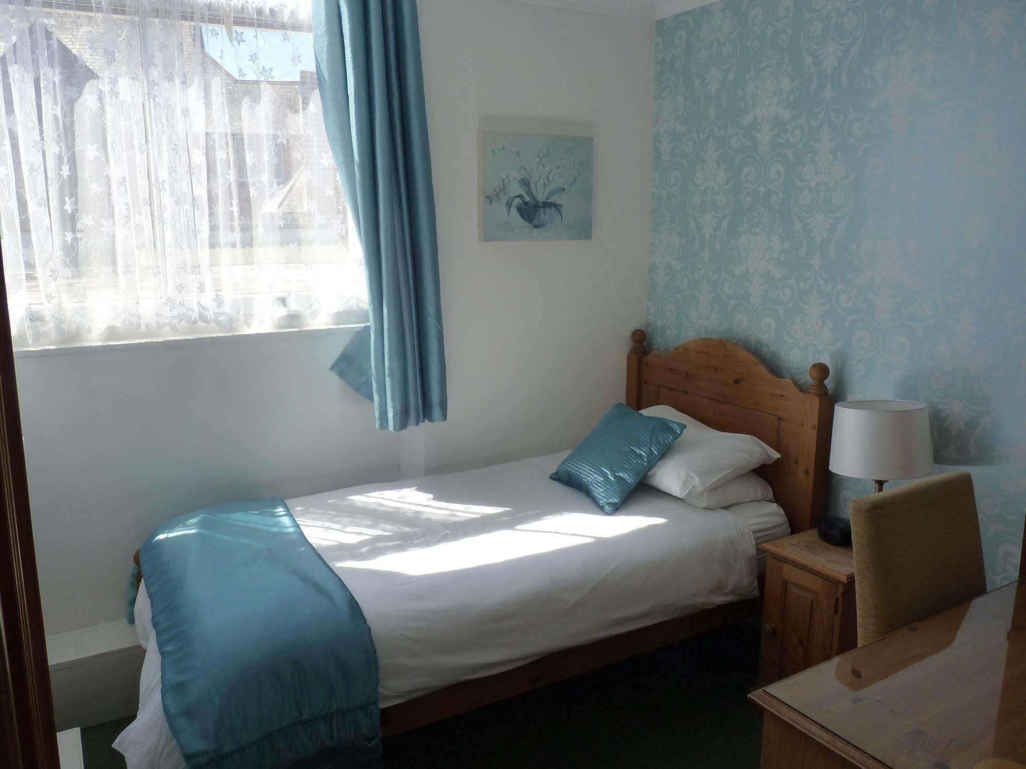 Newport Quay Bed and Breakfast Εξωτερικό φωτογραφία