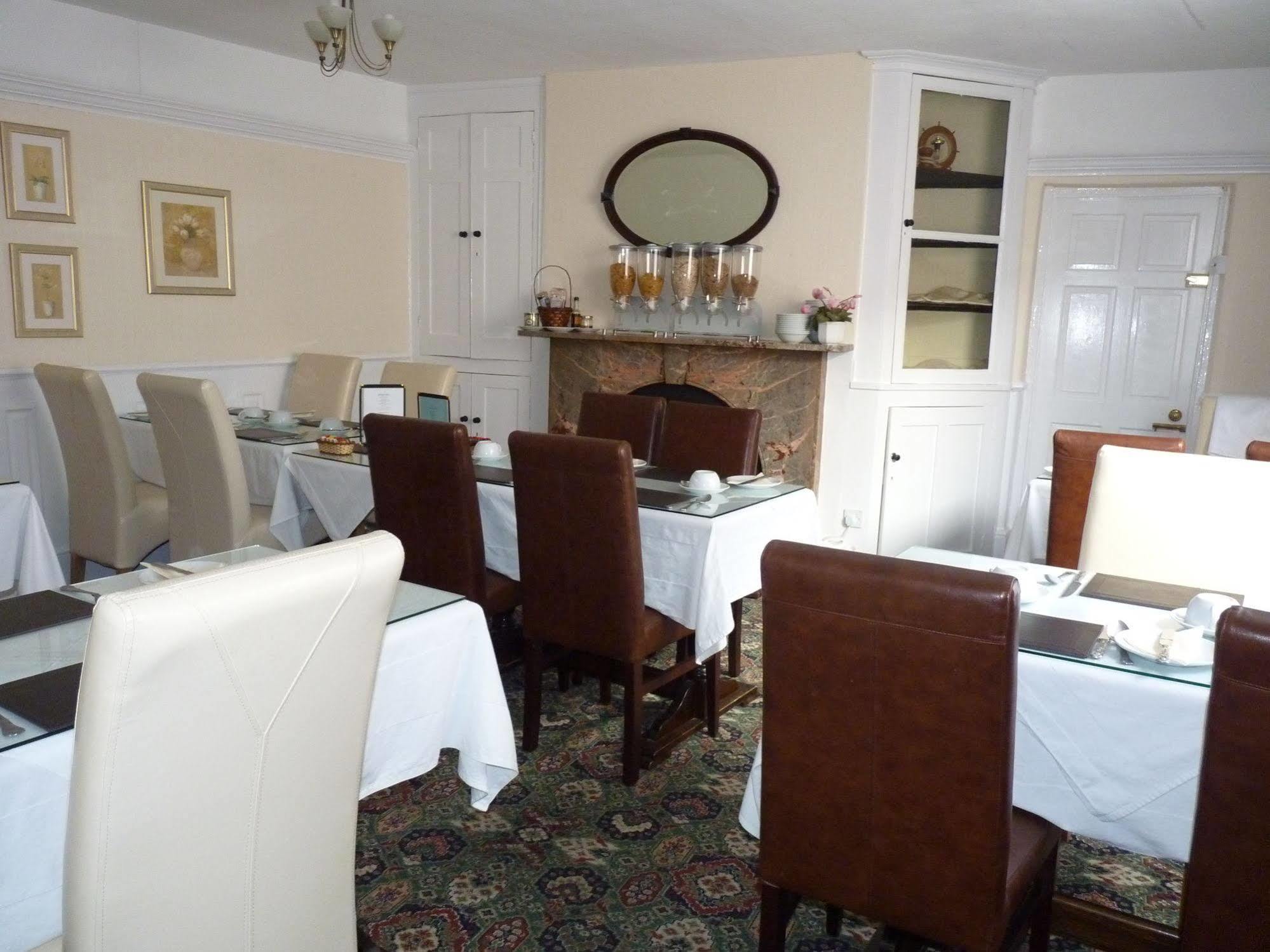 Newport Quay Bed and Breakfast Εξωτερικό φωτογραφία